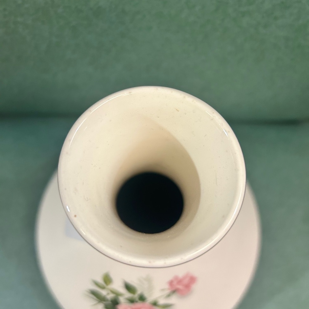 Home Decor Wedgwood Hathaway knock off vase - Picture 2 of 5